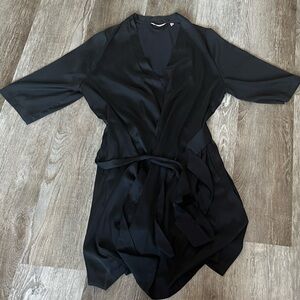 La Vie En Rose Black Satin Kimono Robe